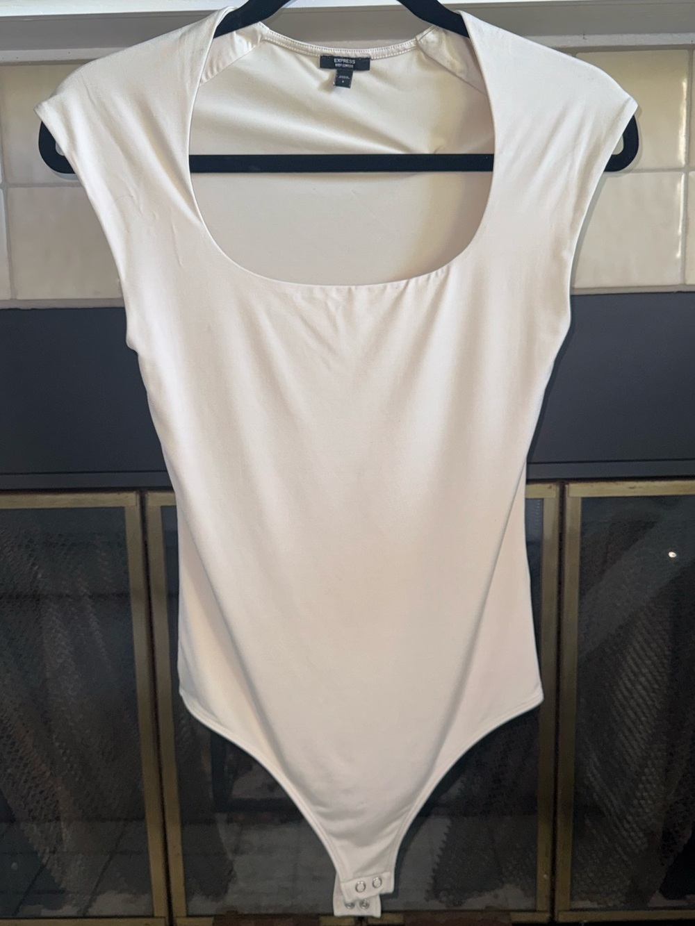 Express Body Contour Ivory Cap Sleeve Bodysuit Size Small Sculpting Stretch Top